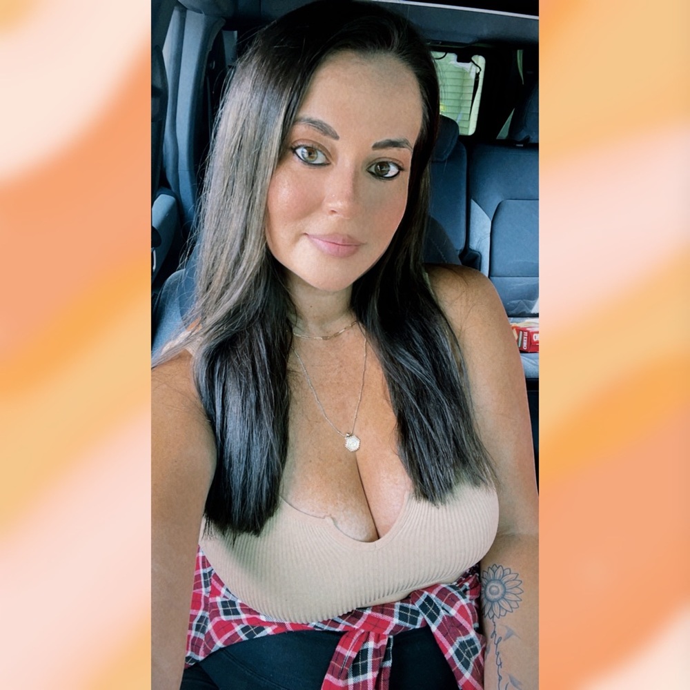 Meet your Posher, Monica